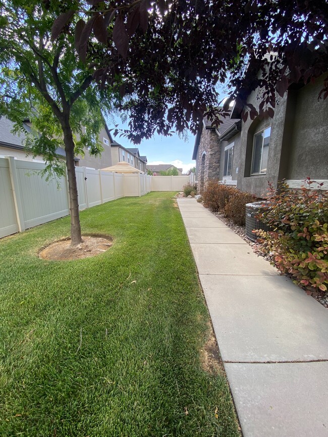 Building Photo - 2286 S 1875 W