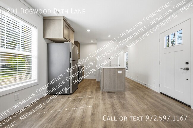 Foto del edificio - 201 Dogwood Path Ln