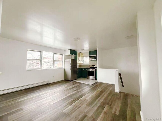 Building Photo - 37-26-37112 112th St