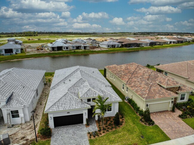 Building Photo - 8882 SW Montova Way