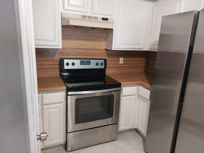 Building Photo - 15007 Eagle Run