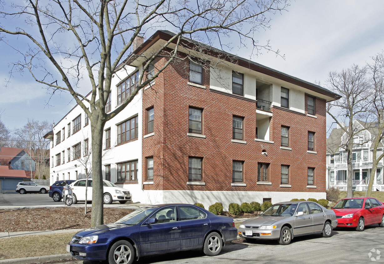 Building Photo - Blackthorne Apartments