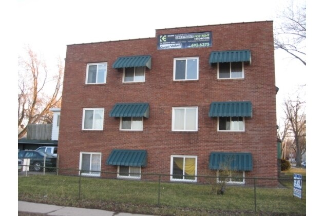 Primary Photo - 1204-1294 E Manhattan Blvd