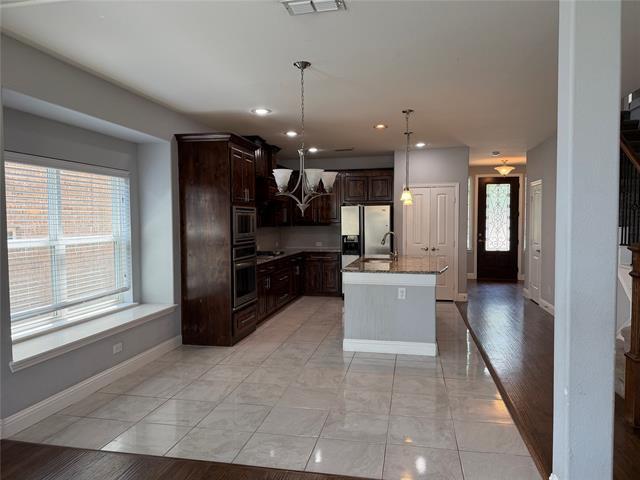 Foto del edificio - 2417 Kingsgate Dr