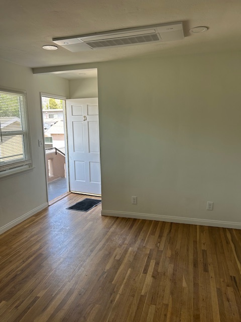 Building Photo - 424 E Foothill Blvd