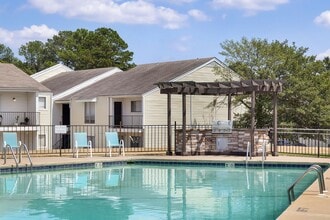 Building Photo - Towne Oaks Apartments