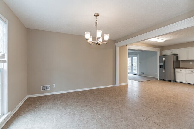 Building Photo - 4005 Ashridge Dr