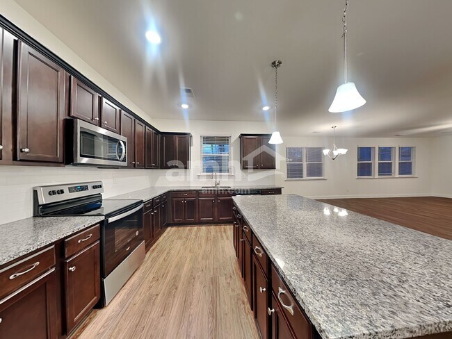 Foto del edificio - 425 Levon Ct