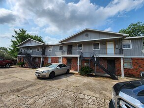 Building Photo - 4311 Yellowstone Blvd