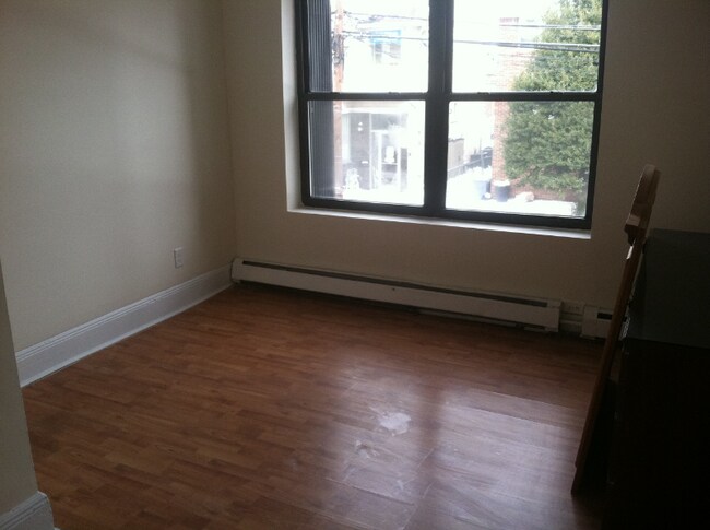 Foto del edificio - 495 Main St