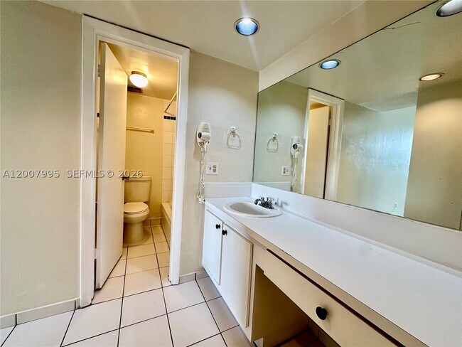 Foto del edificio - 802 NW 87th Ave