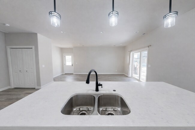 Foto del edificio - 730 Compass Lp