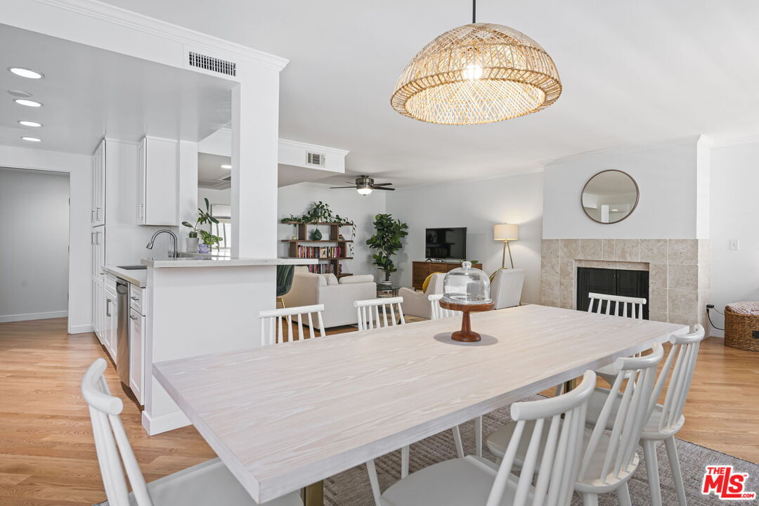 Foto principal - 725 S Barrington Ave