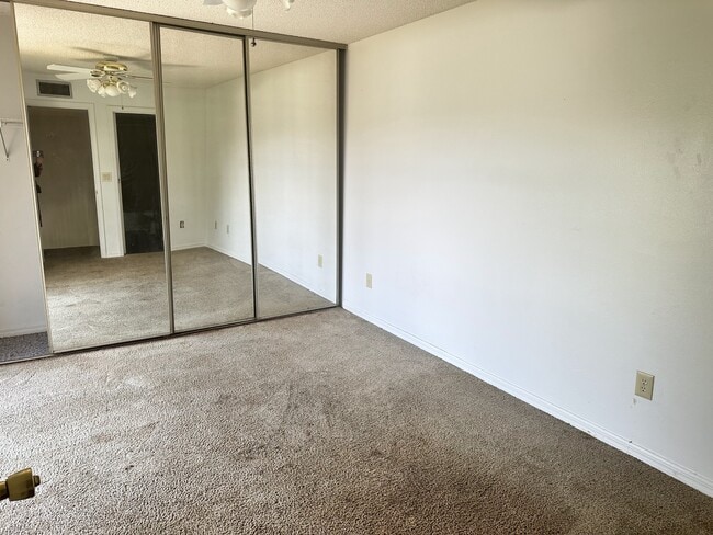 Building Photo - 2906 Pecan Ave