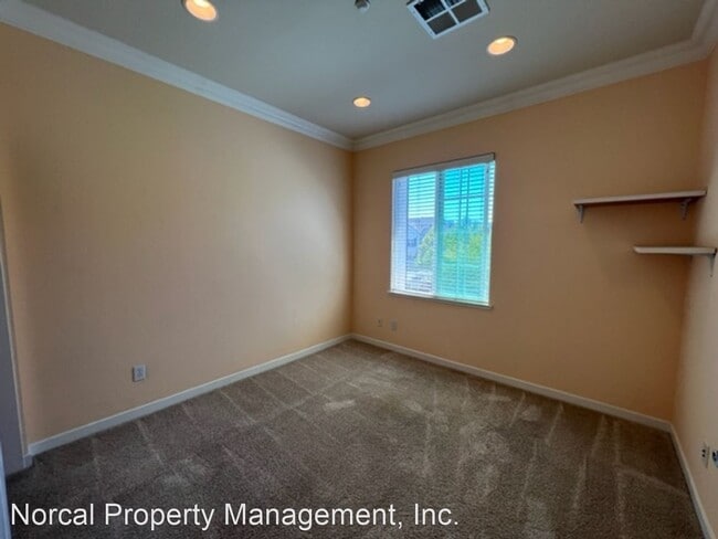Building Photo - 3 br, 2.5 bath House - 573 MONTEGO TER