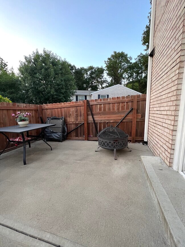 Patio - 1001 Avenue H