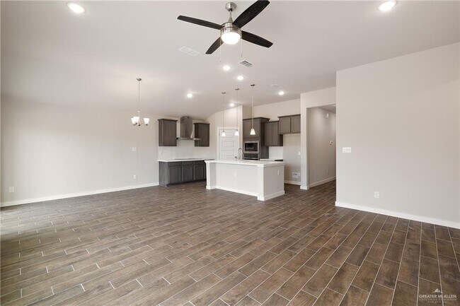 Foto del edificio - 5004 Oleander Ave