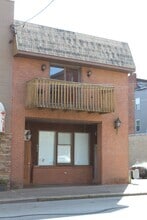 Building Photo - 534 Fallowfield Ave