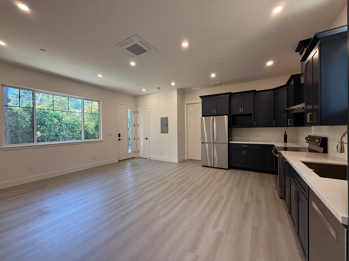 Foto principal - 812 Nash Rd