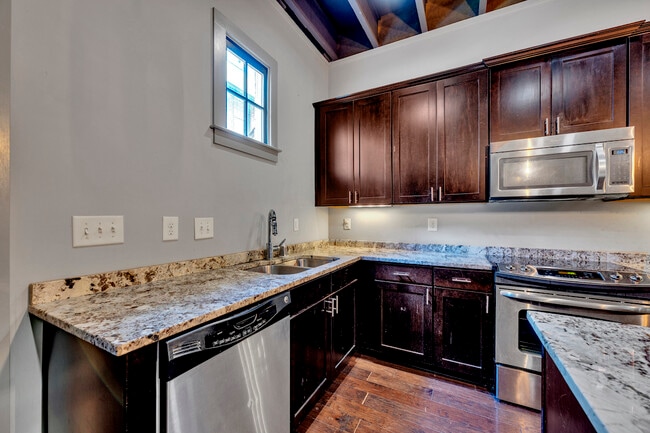 Building Photo - 202 Barristers Ct
