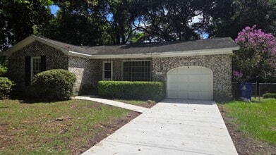 Building Photo - 806 Abcaw Way