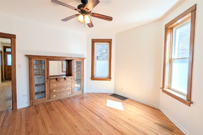 Foto del edificio - 5118 W Hutchinson St