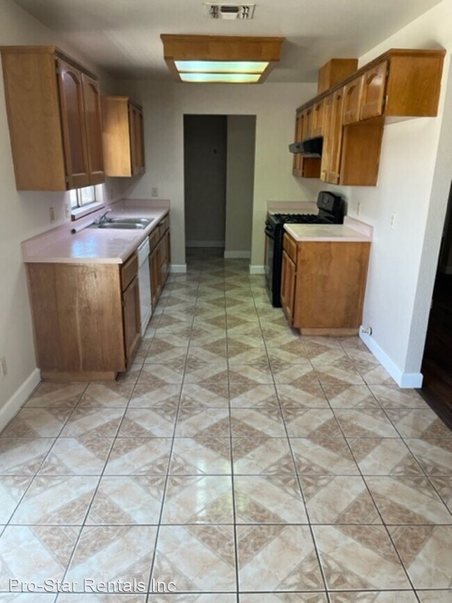 Building Photo - 3 br, 2 bath House - 492 Alder