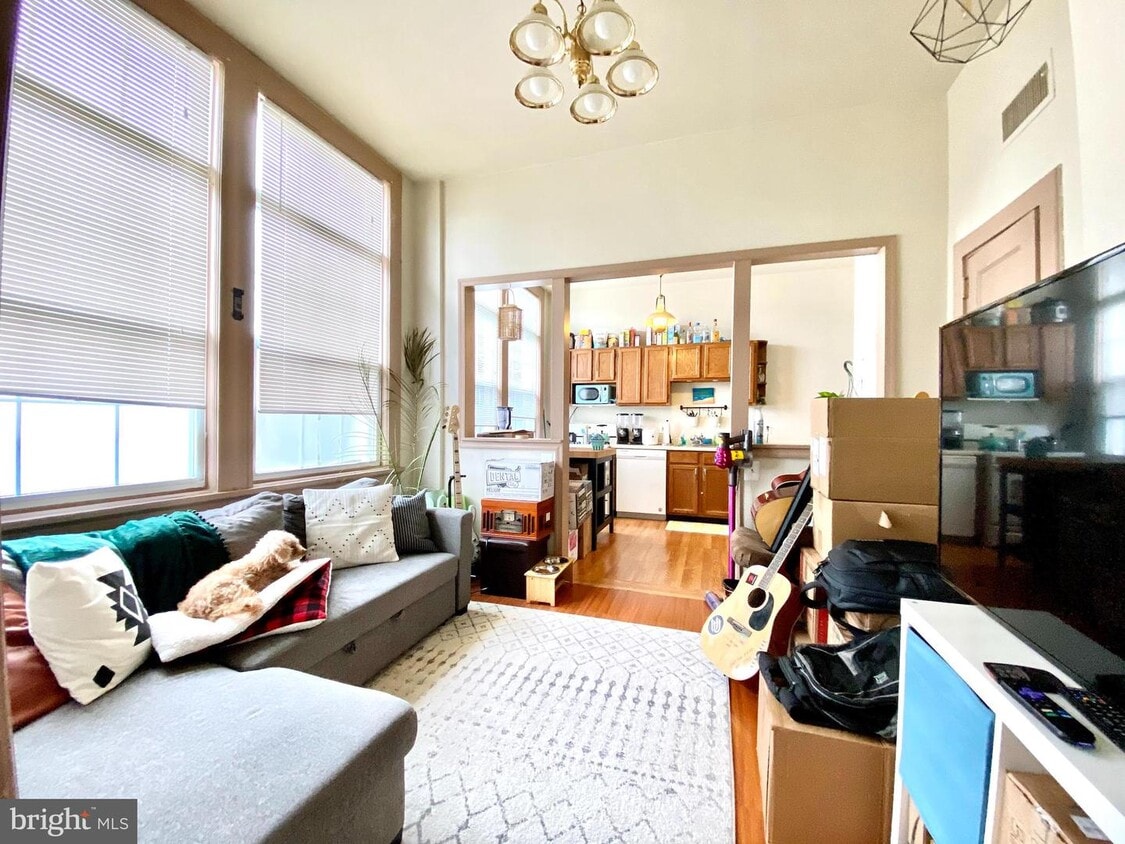 14 Commonwealth Ave Unit 14B, Claymont, DE 19703 Room for Rent in Claymont, DE