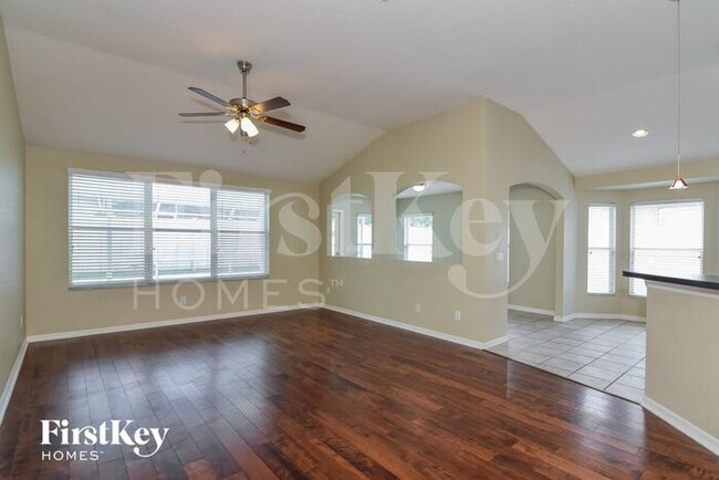 Building Photo - 1827 Greystone Heights Dr