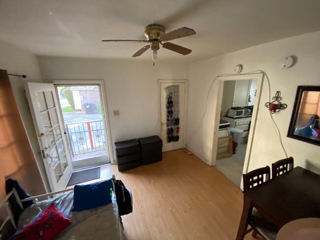 Foto del edificio - 1817 Cedar St