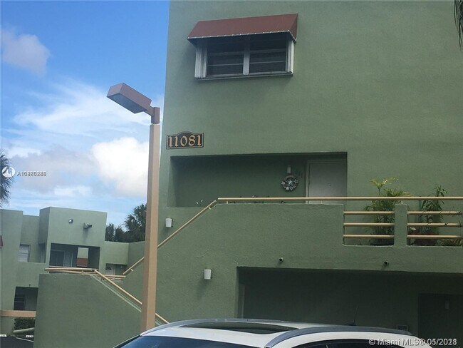Foto del edificio - 11081 NW 7th St