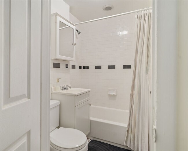 Building Photo - 5 N Margin St