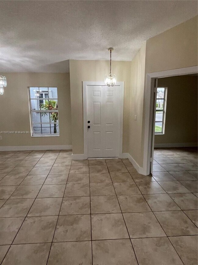 Foto del edificio - 8350 NW 193rd Ln