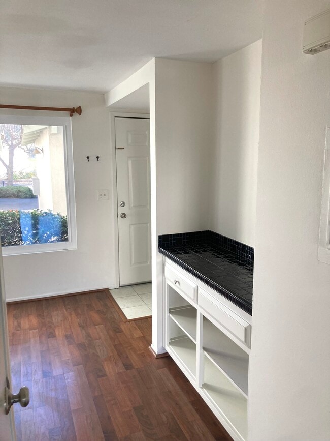 Building Photo - 568 Mills Way