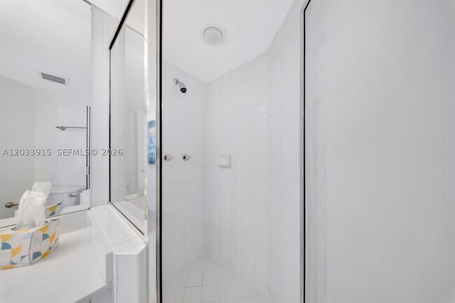 Foto del edificio - 6301 Collins Ave