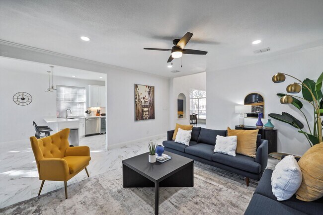 Building Photo - 4204 Lavaca Dr