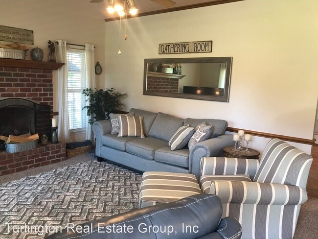Building Photo - 3 br, 2 bath House - 165 Devin Drive