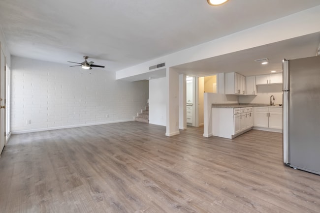 Photo - 1815 W Tuckey Ln Apartment