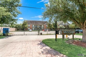 Building Photo - 7300 Burbank Dr