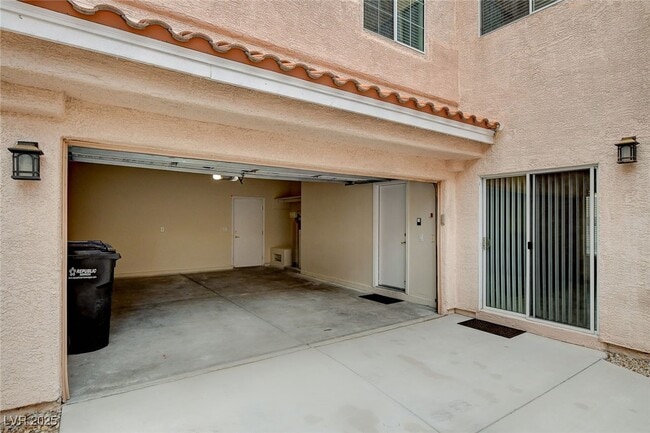 Building Photo - 2264 Bull Lake Dr