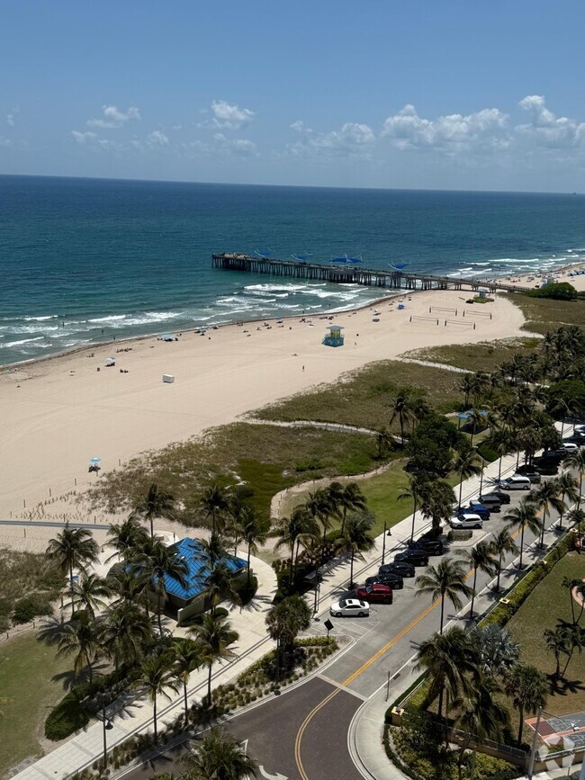 Building Photo - 405 N Ocean Blvd