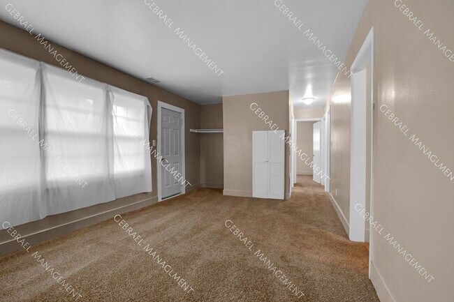 Building Photo - 1219 Charles Ave