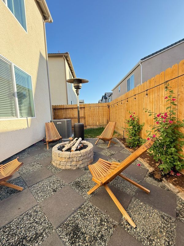 Building Photo - 299 Talus Wy S