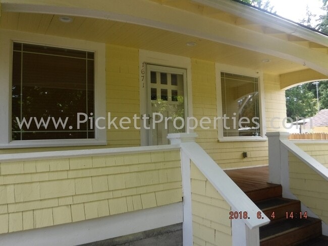 Building Photo - Charming 3+ Bedroom home in Keyport *Short...