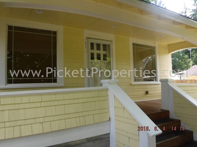 Foto del edificio - Charming 3+ Bedroom home in Keyport *Short...