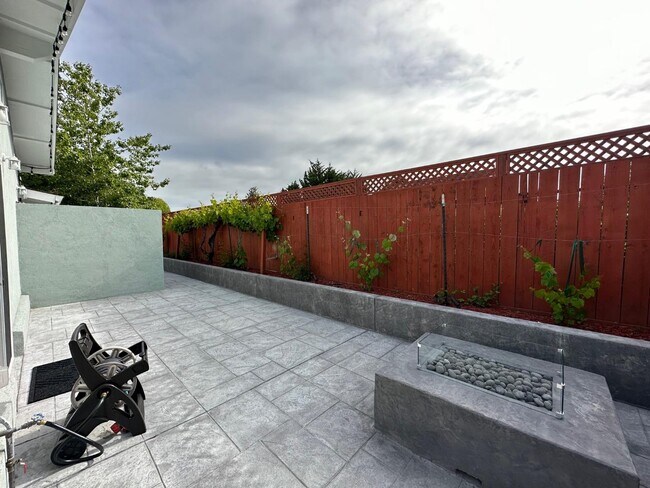 Foto del edificio - 2114 Derby Ave
