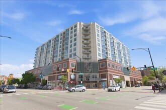 Building Photo - 1134 W Granville Ave
