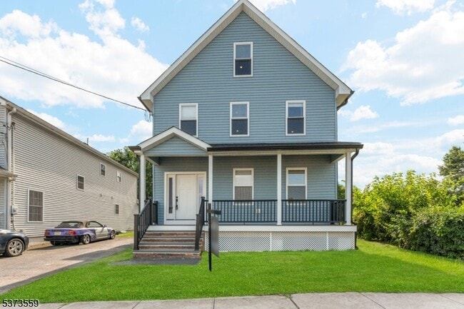 Building Photo - 65 Anderson St