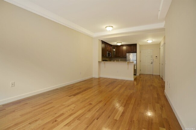 Building Photo - 150-31-150-12 12th Ave