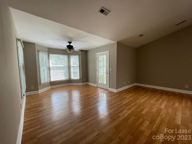 Building Photo - 10250 Rose Meadow Ln
